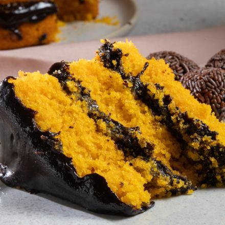 Bolo de cenoura com brigadeiro