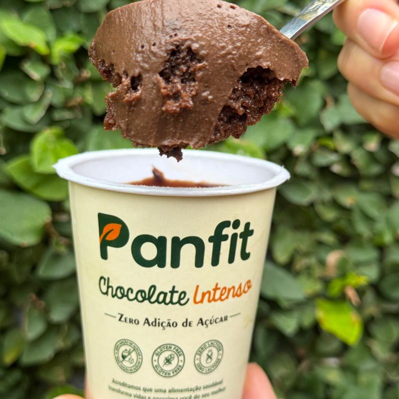 BOLO DE COPO DE CHOCOLATE INTENSO