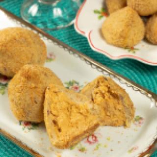 COXINHA DE FRANGO 400G - CAROLITAS