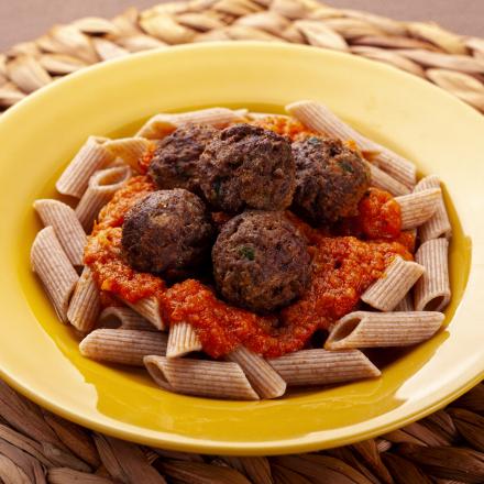 Almôndegas de carne com massa penne - 300g