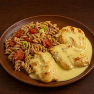 Filé de Frango Ao molho Siciliano com Fusili