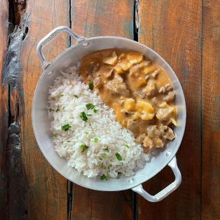 Estrogonofe de carne e arroz branco - 340g