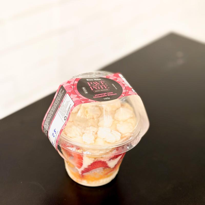 Doce de pote sem açúcar - Pavê de morango com chocolate branco