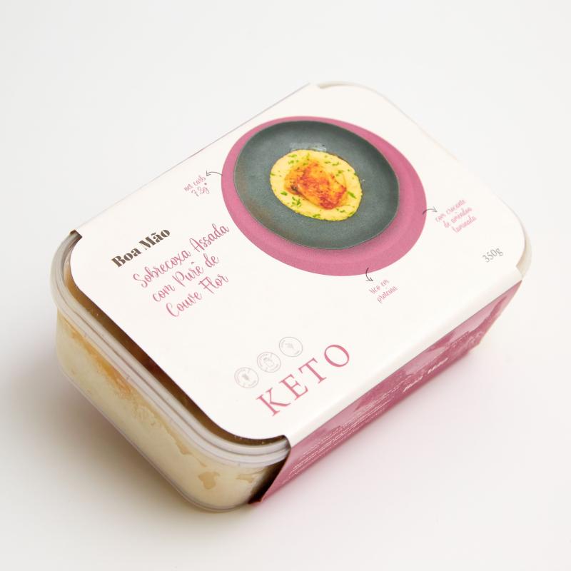 Sobrecoxa desossada com purê de couve flor