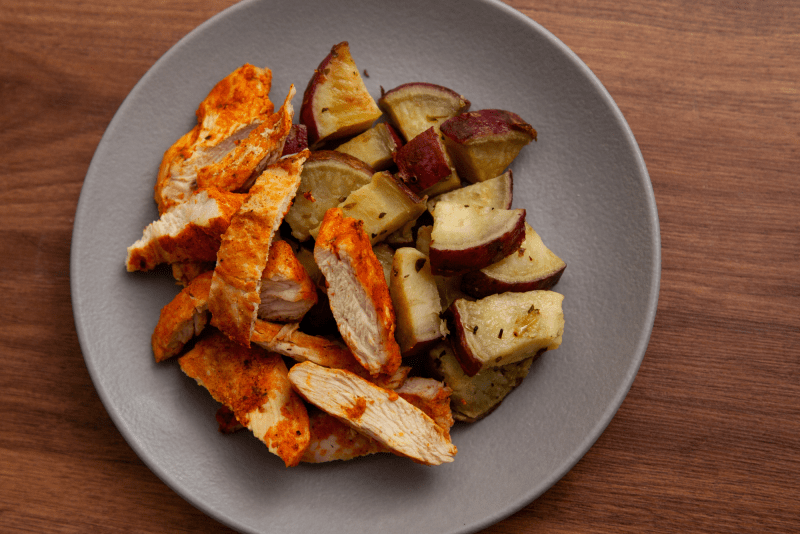 FRANGO GRELHADO COM BATATA DOCE ASSADA