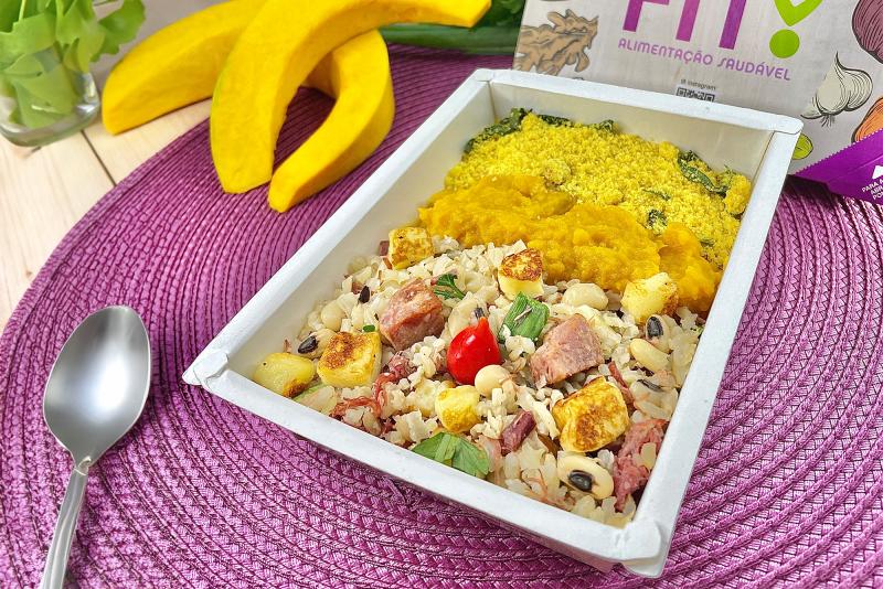 BAIÃO DE DOIS, PURÊ DE ABÓBORA E FAROFA DE COUVE