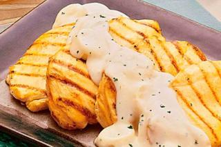 FRANGO EM TIRAS AO MOLHO BRANCO
