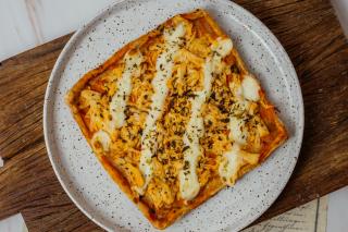 MINI PIZZA DE FRANGO COM REQUEIJÃO -  INTEGRAL