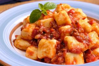 .NHOQUE DE BATATA A BOLONHESA