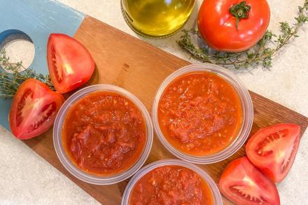 Molho de tomates frescos com azeite de oliva extravirgem