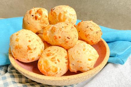 Mini pão de queijo multigrãos