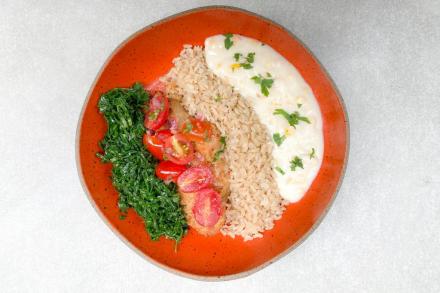 KIT td. Sobrecoxa de frango crocante ao molho vinagrete, arroz integral, creme de milho e couve
