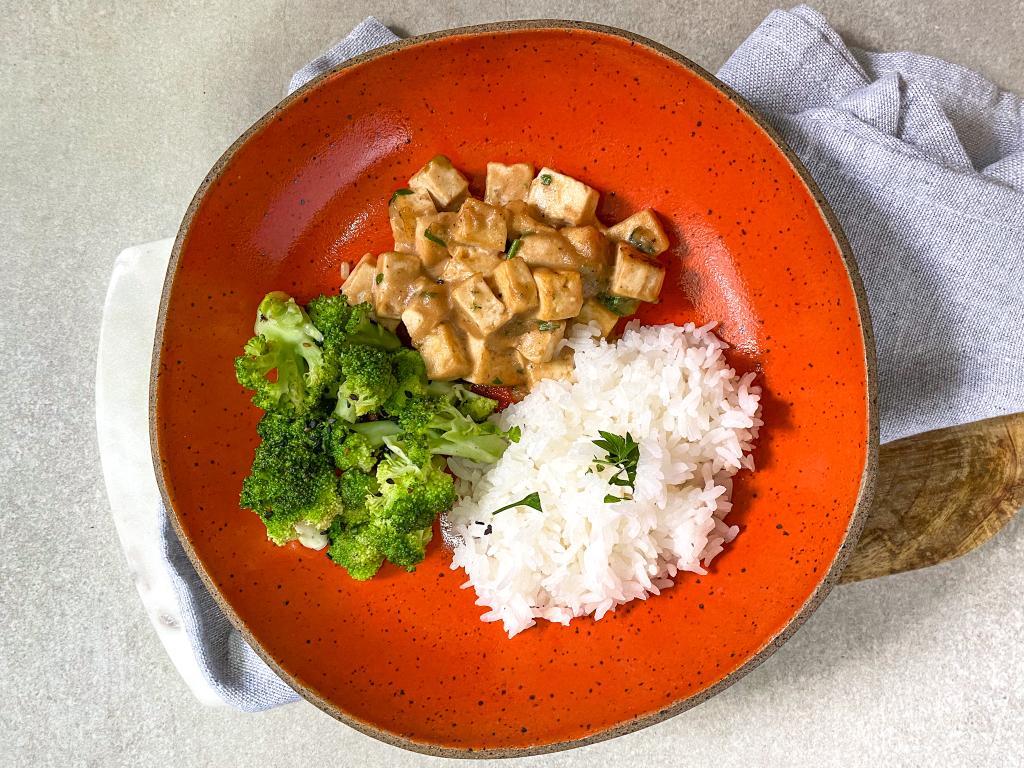 v. Tofu grelhado ao molho cremoso de amendoim v. Tofu grelhado ao molho cremoso de amendoim