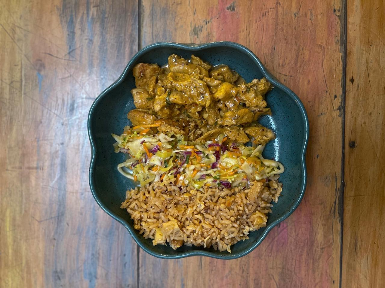 Td. Curry de frango ao molho thai, arroz