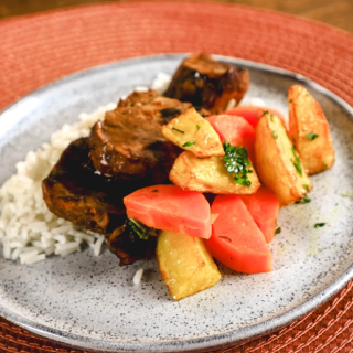 FILE MIGNON COM ARROZ, LEGUMES SALTEADOS