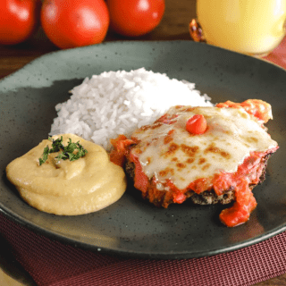 PARMEGIANA DE CARNE , ARROZ PURÊ DE BATATA