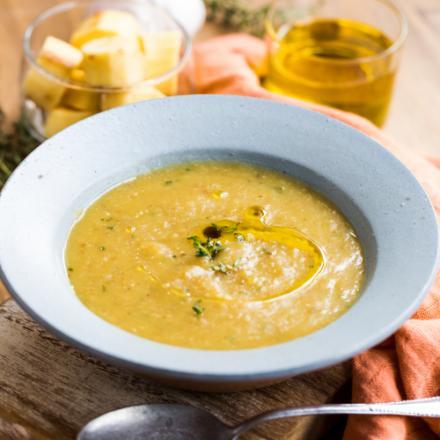 Sopa de Frango com Alho Poró