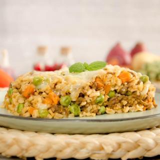 Arroz gratinado com patinho moído e legumes FIT
