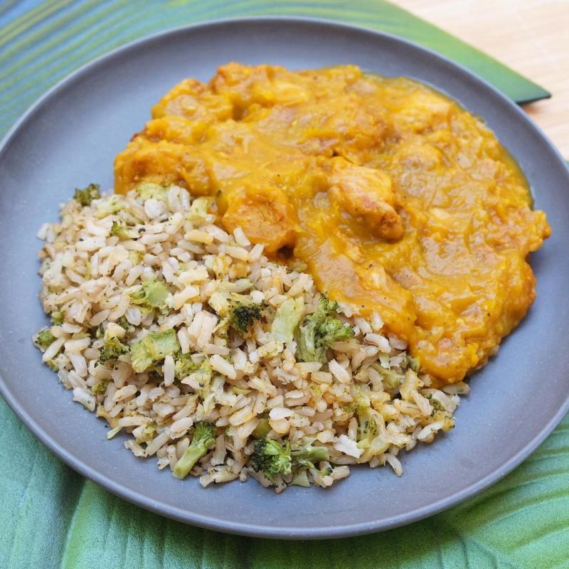 Frango ao creme de abóbora com arroz integral e brócolis FIT