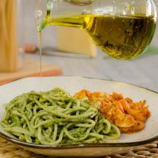 Frango ao molho com spaghetti integral  creme de espinafre (Fit Mais)