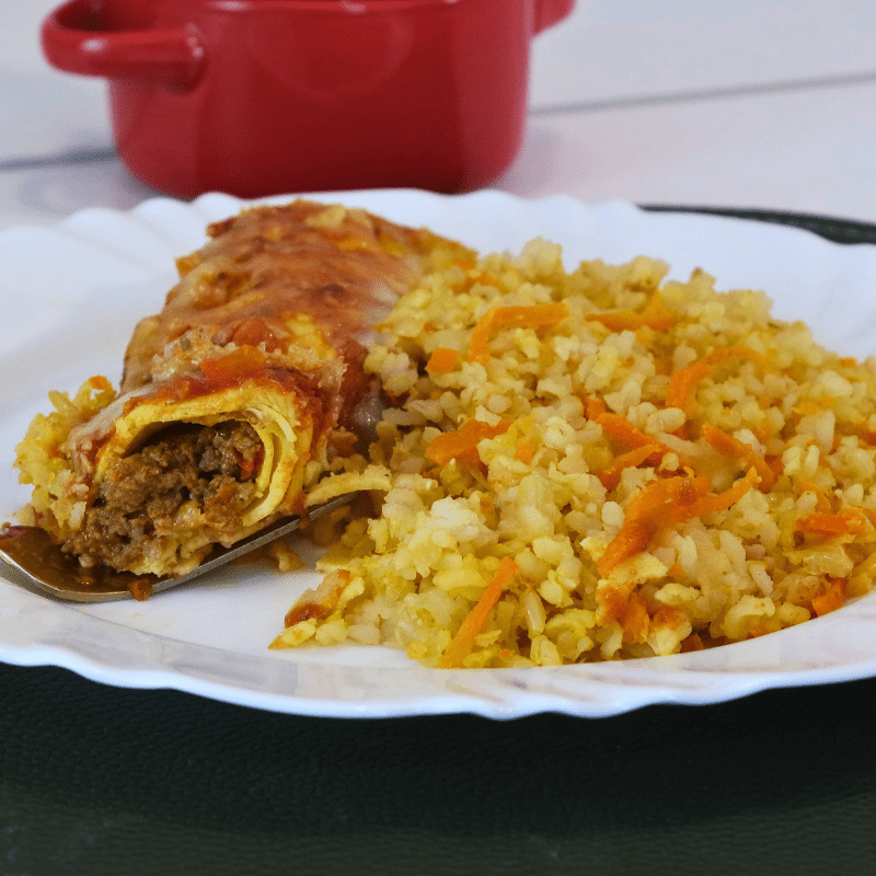 Panqueca de carne com arroz integral e cenoura FIT