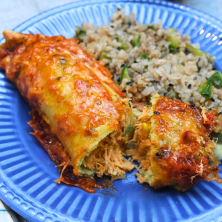 Panqueca de frango com arroz integral, abobrinha e gergelim FIT