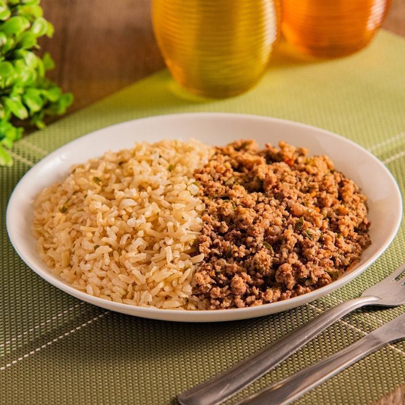Patinho moído com cenoura, bacon e arroz integral com açafrão FIT