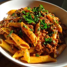Penne integral a bolonhesa de soja VEGGIE