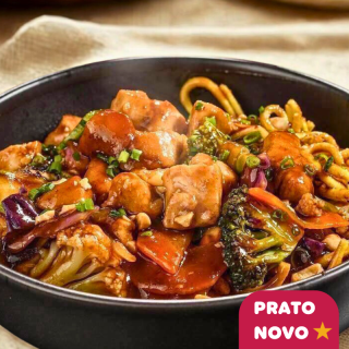 Yakissoba de frango com legumes FIT