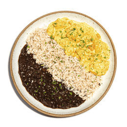 Brasileirinho de Frango cremoso, com arroz integral e feijão preto