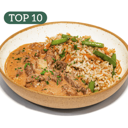 Estrogonofe de carne com creme de ricota e arroz integral de vegetais