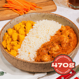 Estrogonofe de Frango, com Arroz Branco e Batata Assada