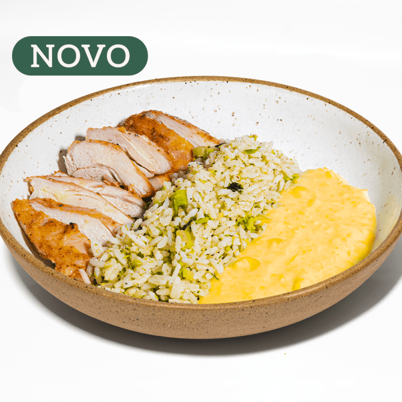 Galeto em Tiras com Creme de Milho e Arroz com Brócolis