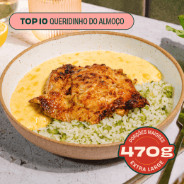 Conforto brasileiro suculento, com arroz de brócolis nutritivo