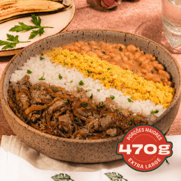 Pernil Acebolado com Arroz, Feijão e Farofa