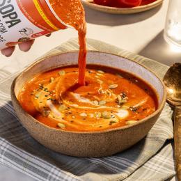 Powersoup de Tomate com Iogurte grego e granola salgada