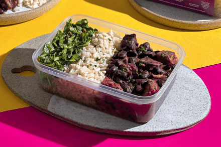 Feijoada Light com Mignon Suíno, Arroz Integral e Couve Refogada