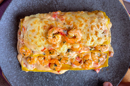 Lasanha Fit de Camarão com Massa de Crepioca