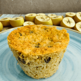 Bolinho zero açúcar  de frutas, maçã, banana e uva passa
