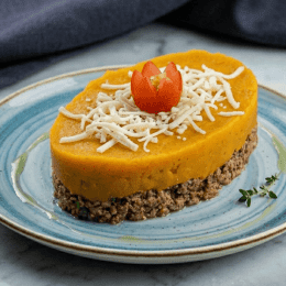 Escondidinho de carne moída com purê de abóbora