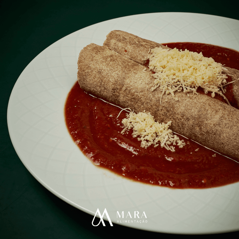 Panqueca Integral de Carne Moída com Molho Vermelho