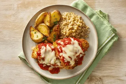 Frango à Parmegiana Fit, Batata Rústica Assada e Arroz Integral