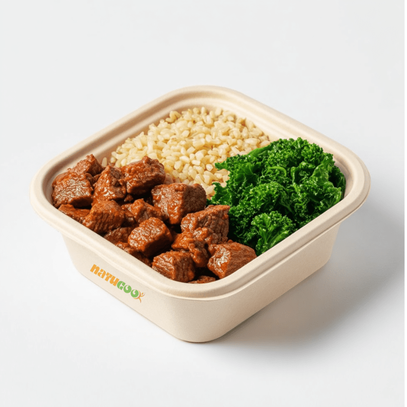 Picadinho de carne de patinho, acompanhado de arroz integral e couve manteiga
