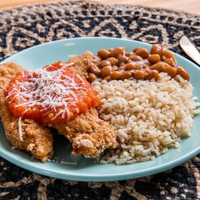 Parmegiana de frango + Arroz Integral + Feijão - BRINDE