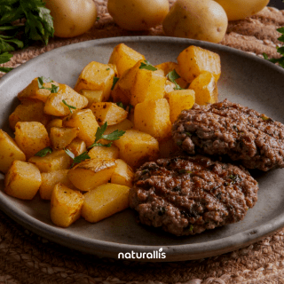 Hamburguer de fraldinha grelhado com batata soutè