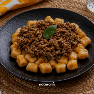 Nhoque artesanal à bolognesa