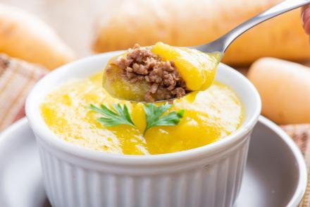 Mega Escondido de Carne com Purê de Mandioquinha