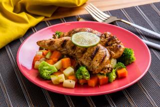 Filézinho de Frango ao Lemon Pepper + Mix de Legumes