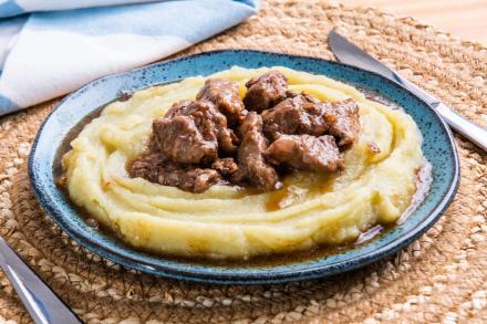 Carne ao molho roti + Purê de batata doce trufado