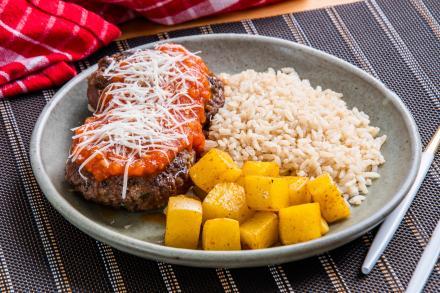 Hambúrguer de carne à parmegiana + Arroz Integral + Batata Soutè